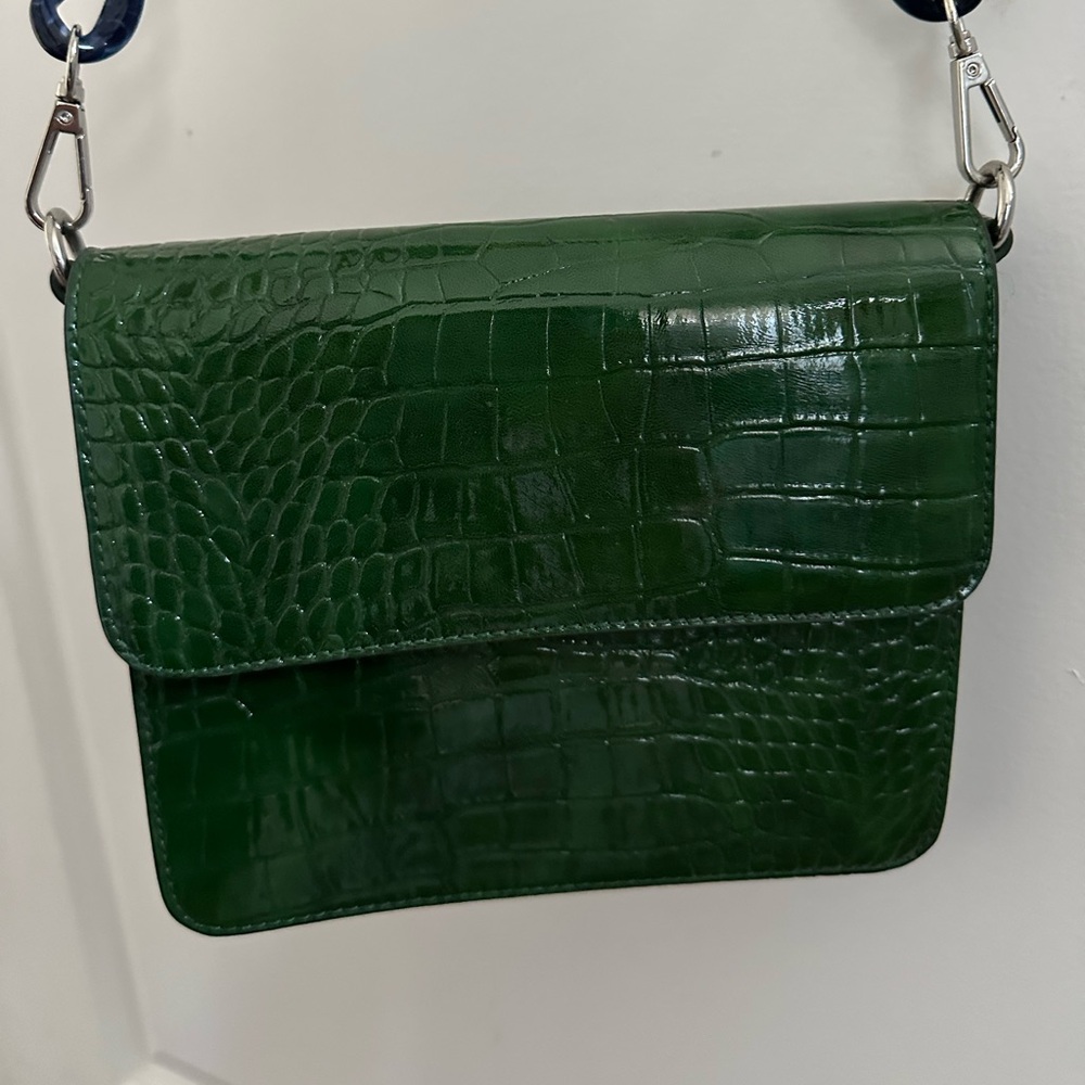 Green shoulder bag: like new never used. Two strap options included